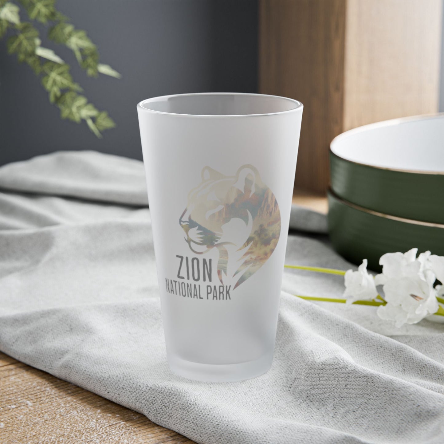 Zion National Park Mountain Lion Frosted Pint teelaunch