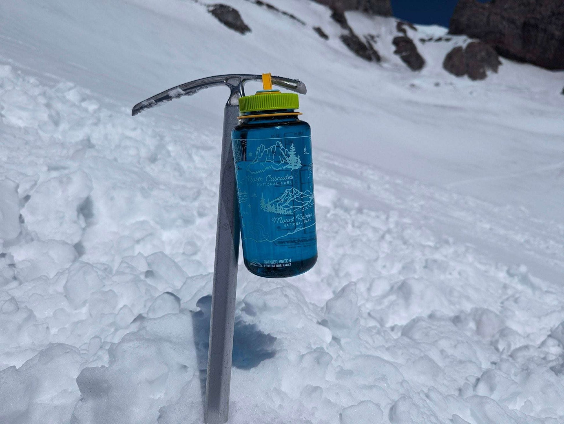 Washington National Parks Water Bottle - 32oz Rainier Watch
